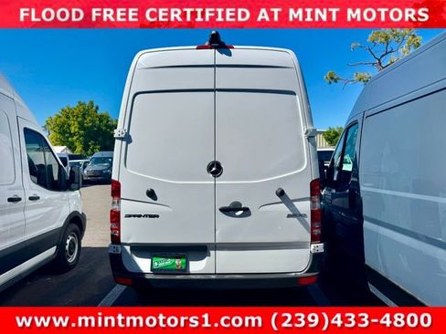 Used 2017 Mercedes-Benz Sprinter 2500 image 3