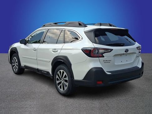Used 2024 Subaru Outback Premium AWD/4WD image 6
