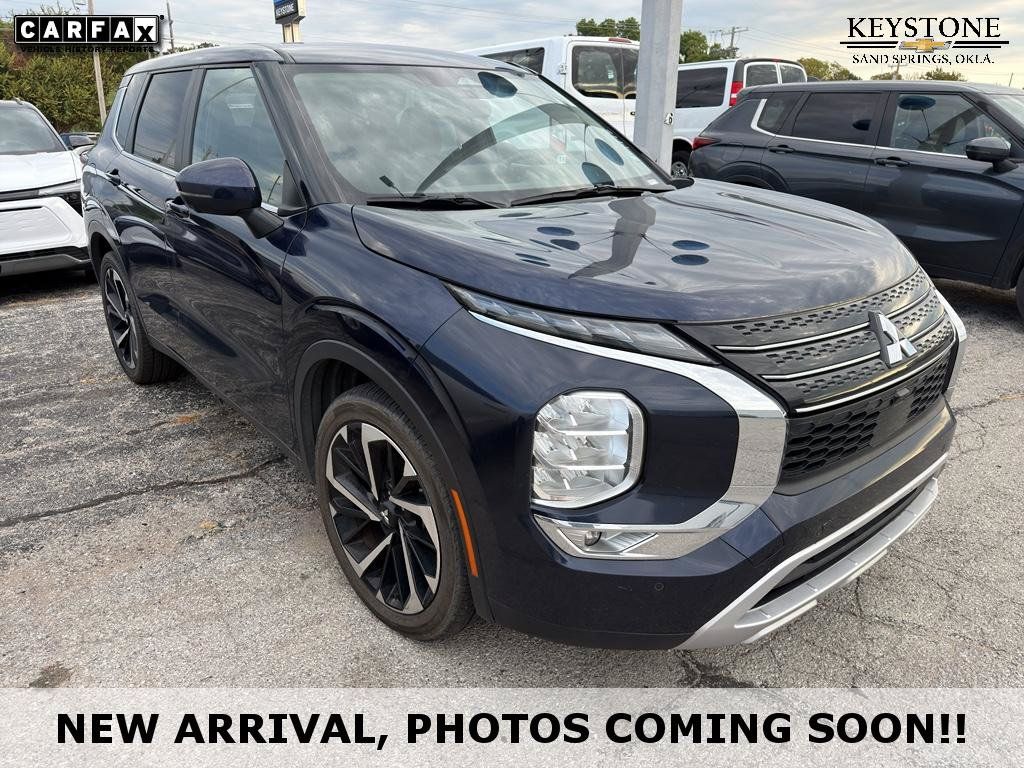 Used 2024 Mitsubishi Outlander SE FWD image 1