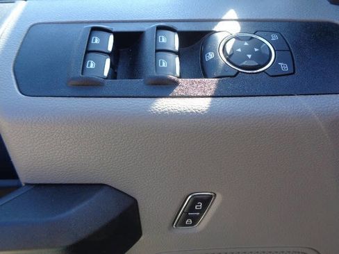 Used 2022 Ford F250 XL w/ Power Equipment Group image 13