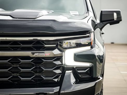 Used 2025 Chevrolet Silverado 1500 ZR2 w/ Technology Package AWD/4WD image 9
