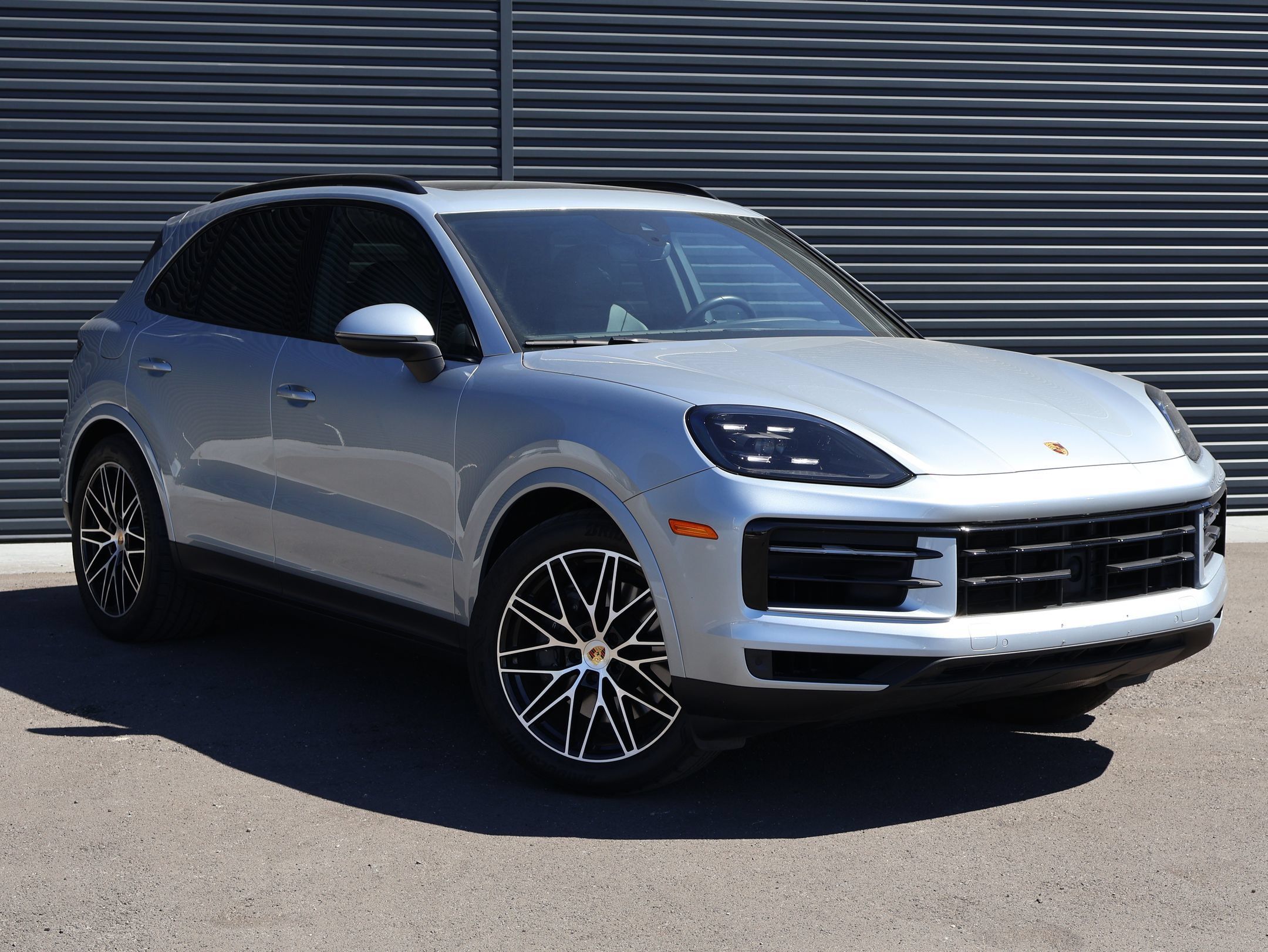 Used 2024 Porsche Cayenne AWD/4WD image 8