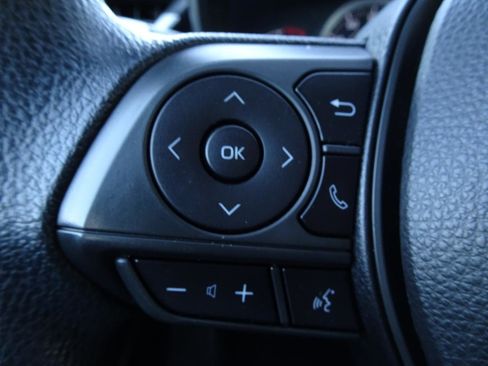 Used 2021 Toyota Corolla LE image 19