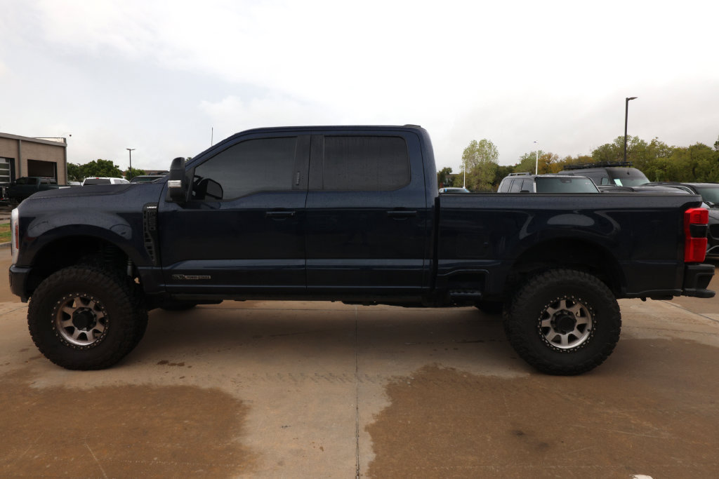 Used 2024 Ford F250 Lariat w/ Black Appearance Package AWD/4WD image 8