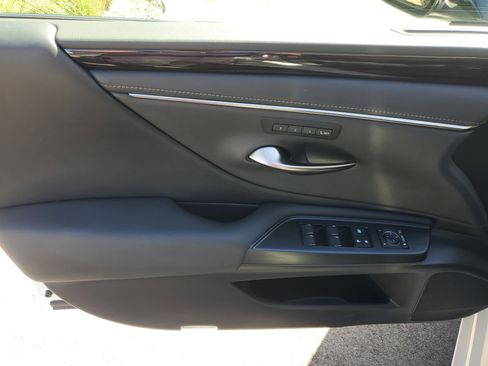 Used 2021 Lexus ES 350 w/ Premium Package image 18