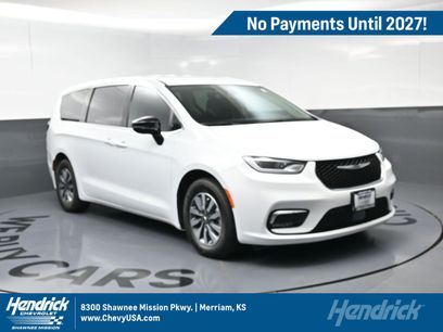 Used 2024 Chrysler Pacifica Limited