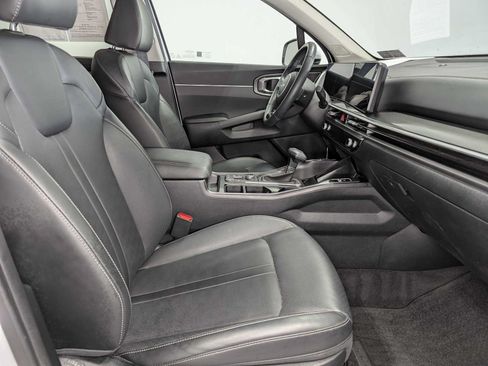 Used 2025 Kia Sorento S AWD/4WD image 45