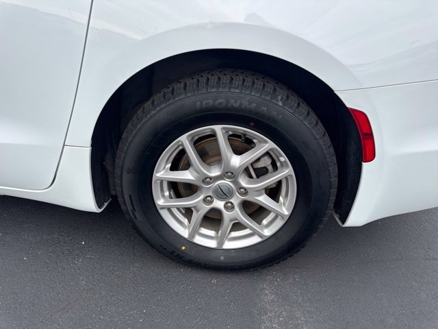 Used 2025 Chrysler Pacifica Select FWD image 26