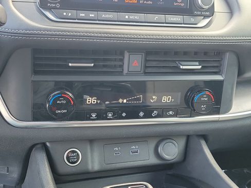 Used 2023 Nissan Rogue SV image 27