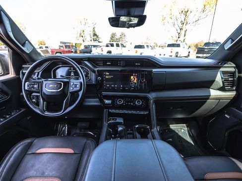 Used 2024 GMC Sierra 1500 AT4 w/ Technology Package AWD/4WD image 29