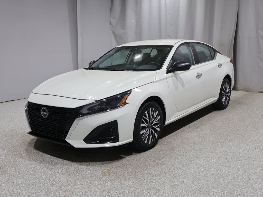 Used 2025 Nissan Altima 2.5 SV AWD/4WD image 6