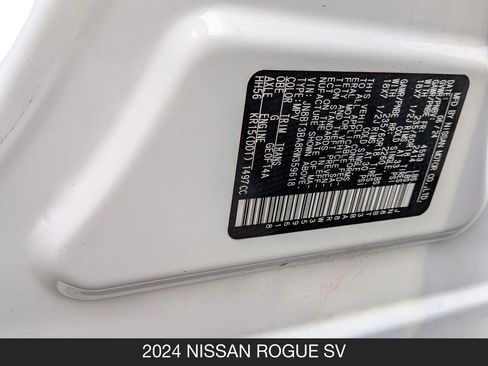 Used 2024 Nissan Rogue SV w/ SV Premium Package FWD image 24