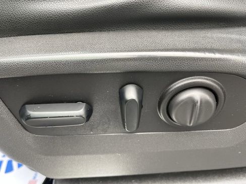 Used 2021 Chevrolet Silverado 1500 LTZ w/ Z71 Off-Road Package image 12