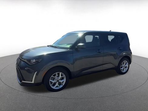 Used 2025 Kia Soul LX w/ LX Technology Package image 8