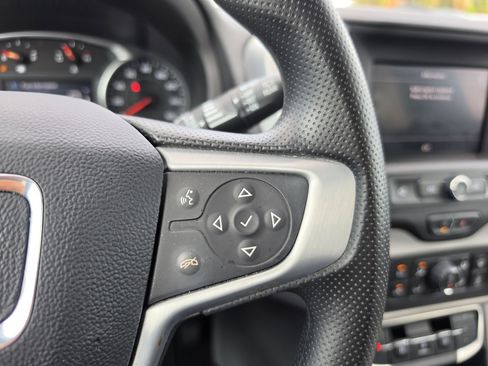 Certified 2024 GMC Terrain SLE w/ Driver Convenience Package FWD image 19
