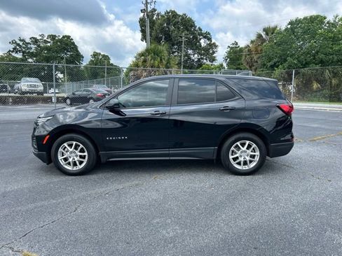 Used 2024 Chevrolet Equinox LS w/ LS Convenience Package FWD image 2