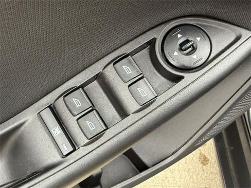 Used 2018 Ford Focus SE w/ SE Appearance Package image 15