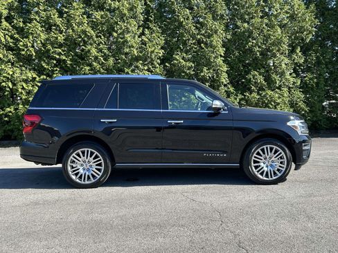 Used 2023 Ford Expedition Platinum image 2