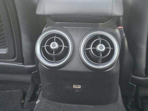 Used 2018 Alfa Romeo Giulia RWD image 55