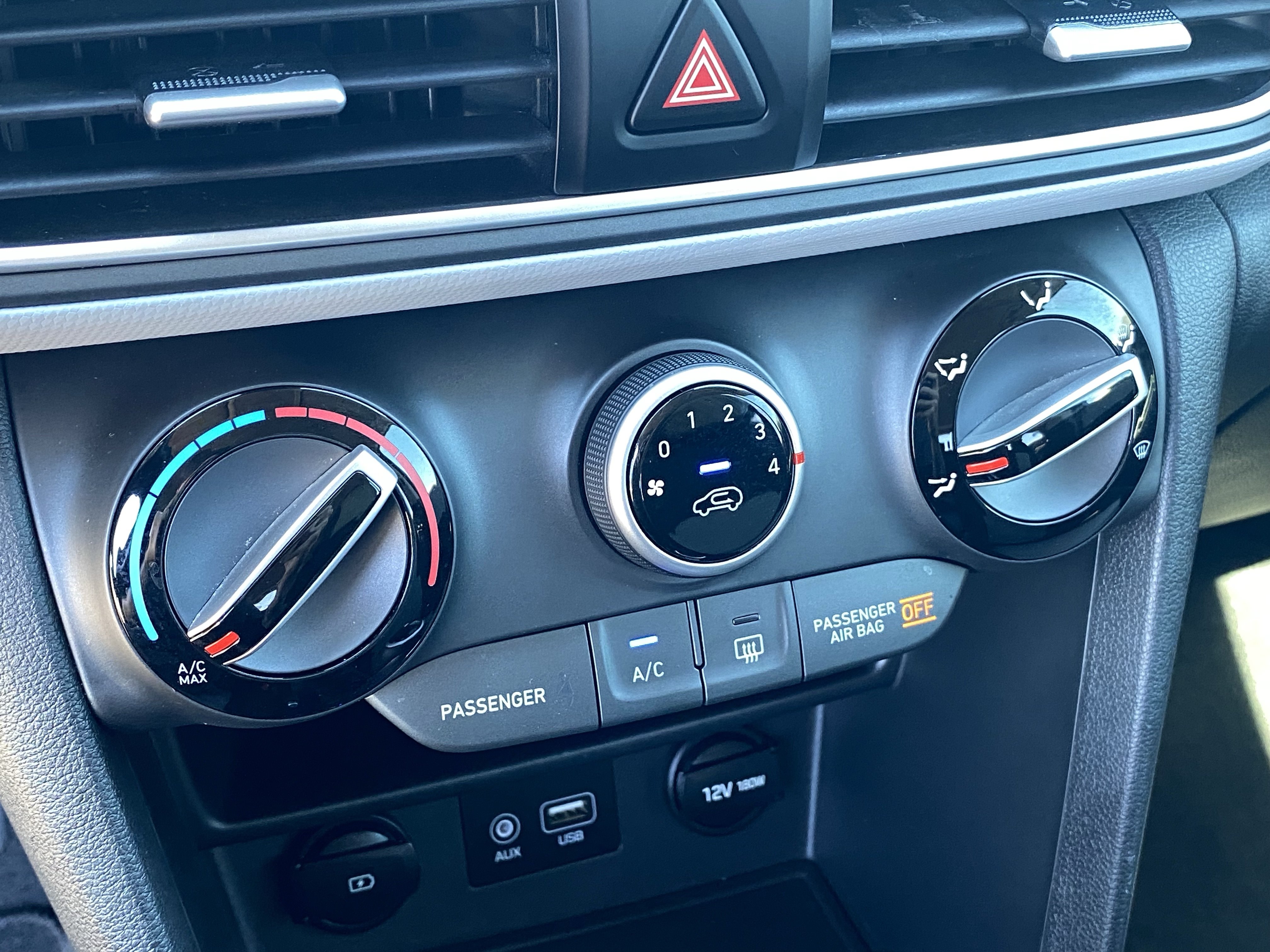 Used 2020 Hyundai Kona SEL FWD image 24