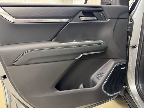 New 2026 GMC Acadia Elevation w/ Elevation Premium Package FWD image 8