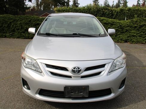 Used 2011 Toyota Corolla LE image 9