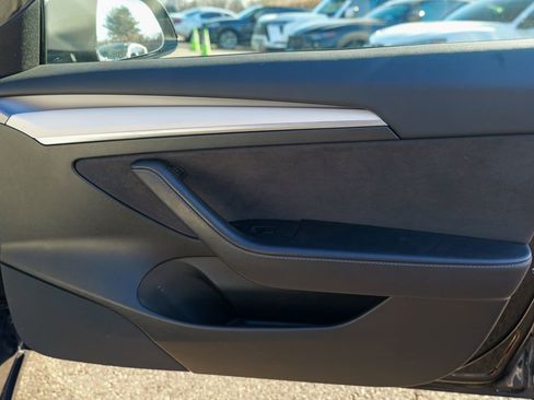 Used 2023 Tesla Model 3 Standard Range image 31