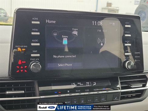 Used 2024 Toyota Sienna XLE image 16