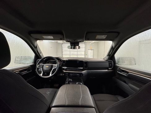 Used 2025 Chevrolet Silverado 1500 LT AWD/4WD image 20