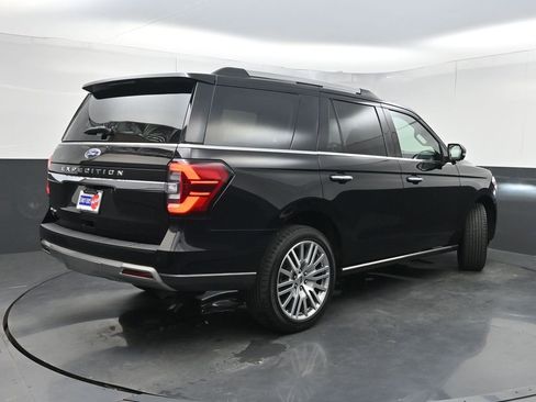 Used 2023 Ford Expedition Limited AWD/4WD image 27