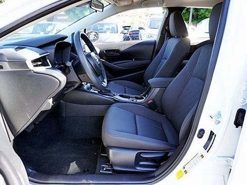 Used 2025 Toyota Corolla LE image 13