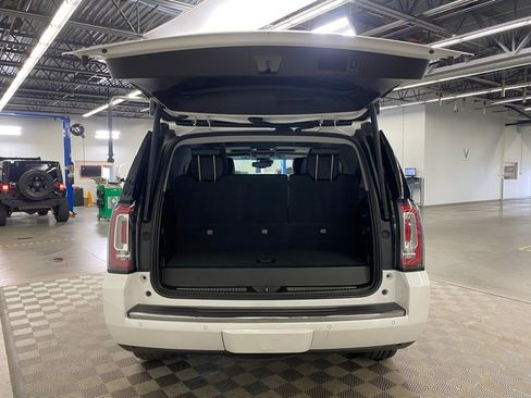 Used 2019 GMC Yukon Denali w/ Denali Ultimate Package AWD/4WD image 11