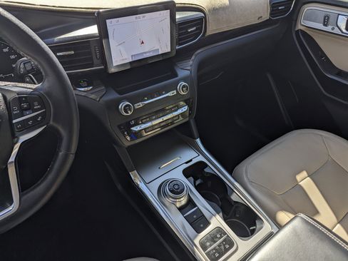 Certified 2020 Ford Explorer Limited image 11