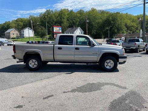 Used 2006 Chevrolet Silverado 2500 LT w/ Heavy-Duty Power Package AWD/4WD image 9