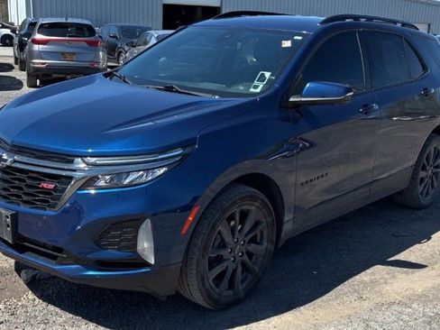 Used 2022 Chevrolet Equinox RS w/ Infotainment Package AWD/4WD image 2