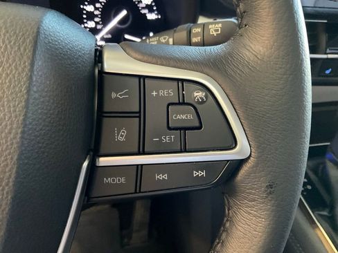 Used 2022 Toyota Sienna XLE w/ XLE Plus Package image 14