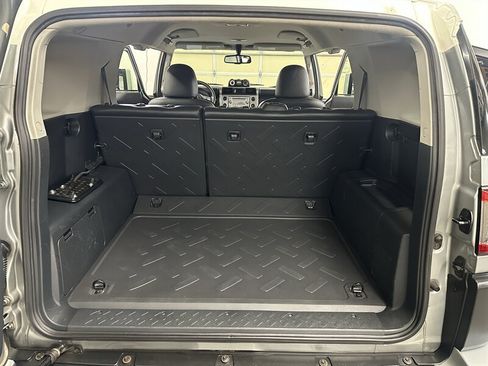 Used 2012 Toyota FJ Cruiser 4WD w/ Convenience Pkg image 16
