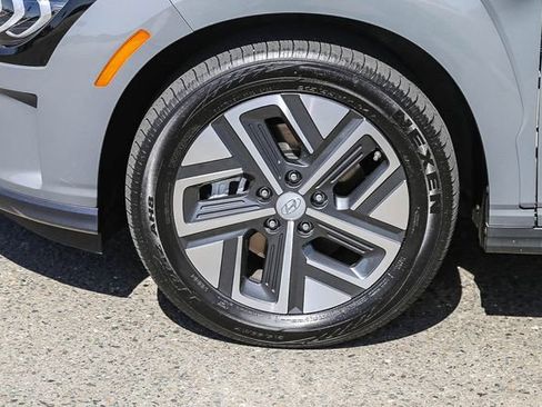 Certified 2023 Hyundai Kona Limited FWD image 11