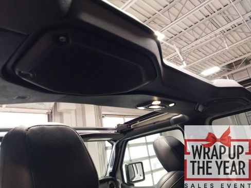 Used 2022 Jeep Wrangler Unlimited Sahara image 11