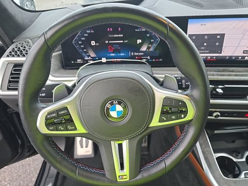 Used 2025 BMW X7 M60i AWD/4WD image 22