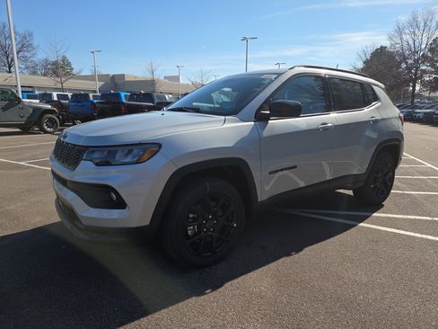 New 2026 Jeep Compass Latitude image 1
