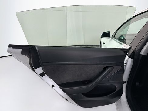 Used 2020 Tesla Model 3 Standard Range Plus image 24