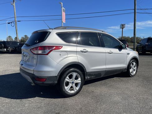 Used 2014 Ford Escape SE w/ Equipment Group 201A image 2