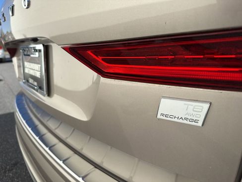 Used 2024 Volvo XC60 T8 Plus w/ Protection Package Premier image 9