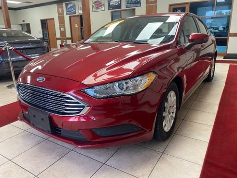 Used 2017 Ford Fusion S image 1