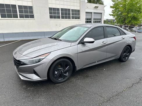 Certified 2023 Hyundai Elantra SEL FWD image 2