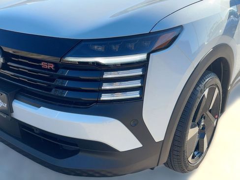 New 2026 Nissan Kicks SR image 11