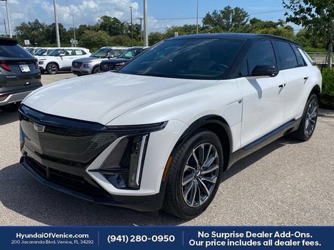 Used 2025 Cadillac Lyriq Sport w/ LPO, Floor Liner Package AWD/4WD image 12