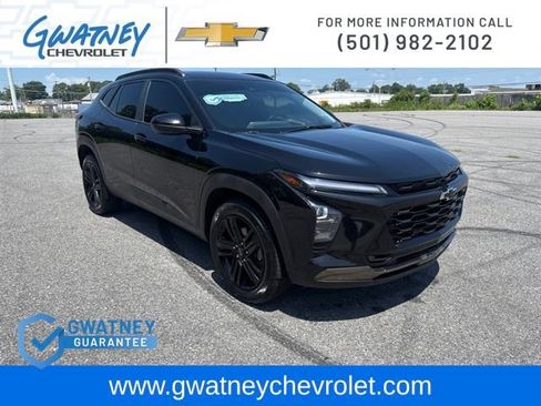 Used 2024 Chevrolet Trax ACTIV w/ Driver Confidence Package FWD image 3