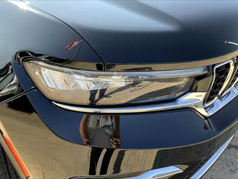 Used 2024 Jeep Grand Cherokee Limited image 25